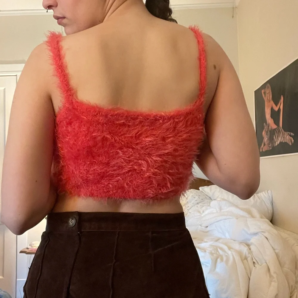 UNIF PINK FUZZY TANKπΈπ§ ππ¦πͺ·. - Picture 3 of 5